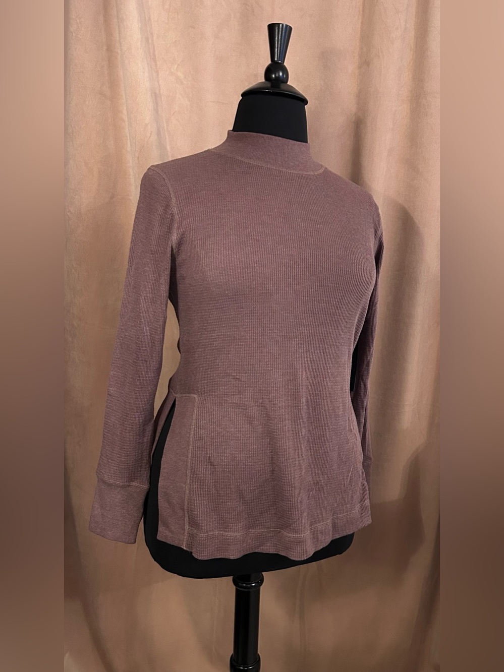 MONO B WAFFLE KNIT TOP W/SIDE SLITS